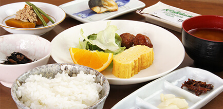 岳園荘 朝食一例01